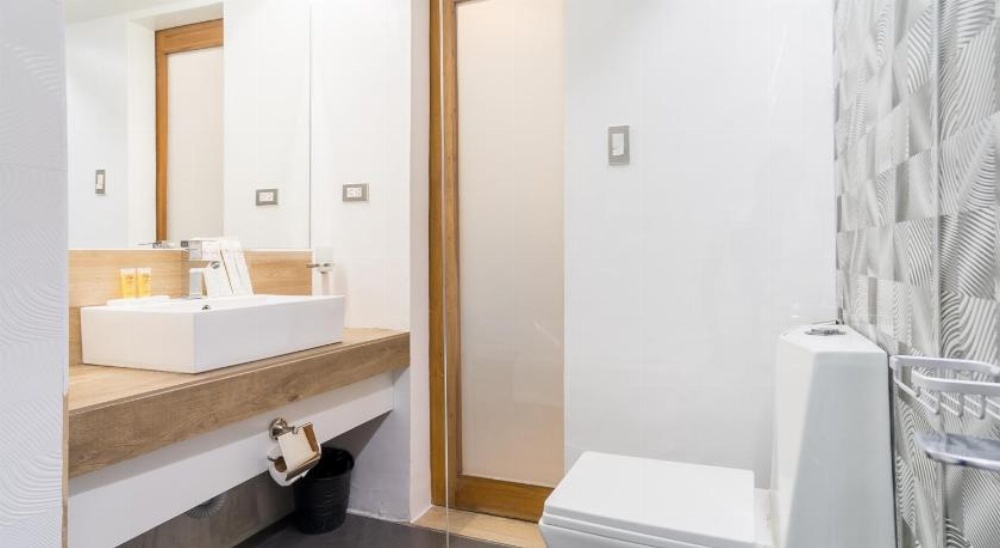 Heroes Hotel Image 17