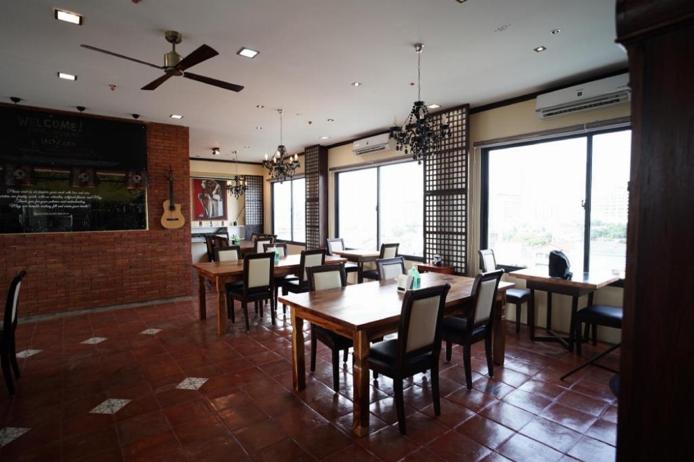 Heroes Hotel Image 25