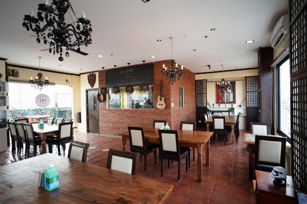 Heroes Hotel Image 31