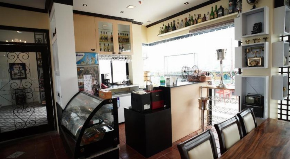 Heroes Hotel Image 37