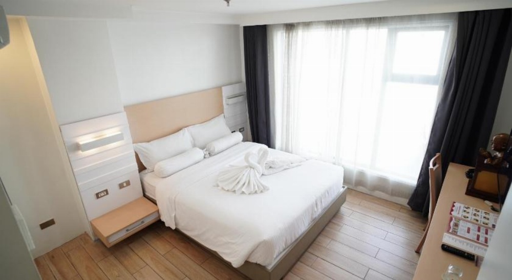 Heroes Hotel Image 38